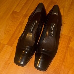 Etienne Aigner Black Shoes twiggy Leather Small Pumps black toe cap 8.5